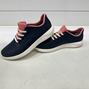 EUC Crocs LiteRide Pacer Sneakers